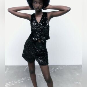 ZARA SEQUINED VELVET SHORTS size M